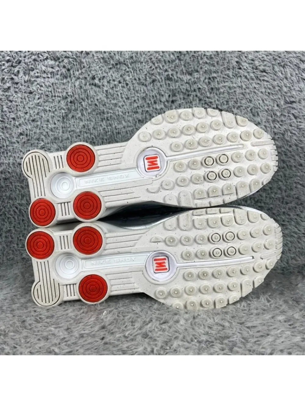 Nike Shox R4 White Metallic Silver Size 7 Women Sneakers AR3565-101